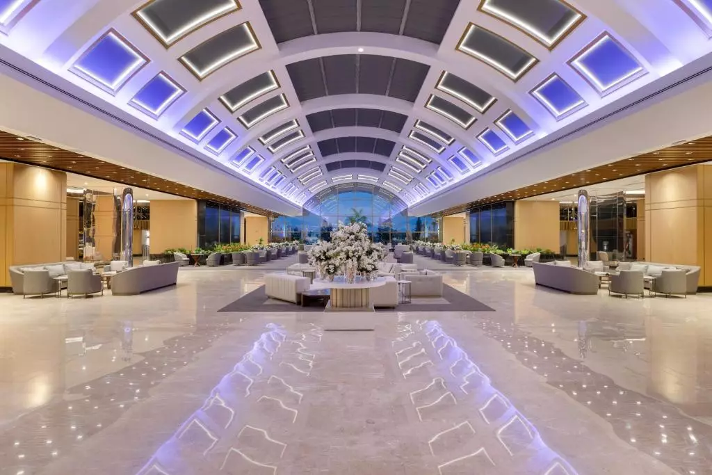 لابی هتل میراکل آنتالیا